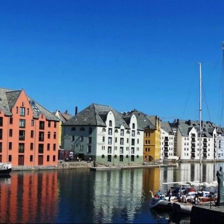 Free Parking Space, 2 Bed Room, Short Walk To Brosundet Ålesund Zewnętrze zdjęcie