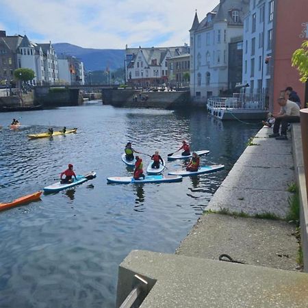 Free Parking Space, 2 Bed Room, Short Walk To Brosundet Ålesund Zewnętrze zdjęcie