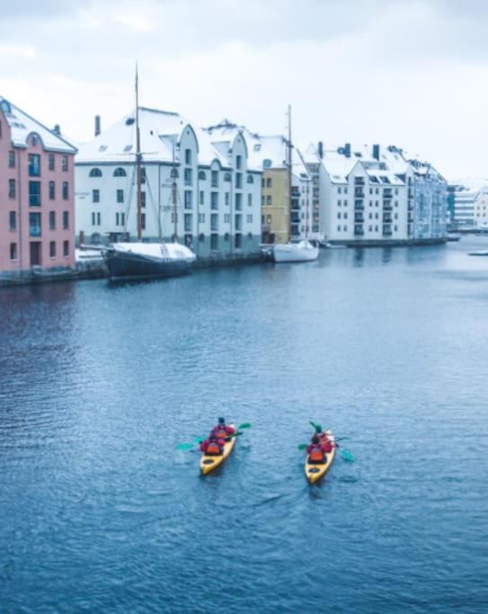Free Parking Space, 2 Bed Room, Short Walk To Brosundet Ålesund Zewnętrze zdjęcie
