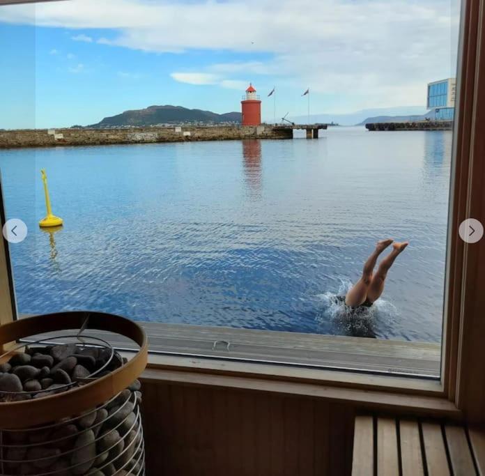 Free Parking Space, 2 Bed Room, Short Walk To Brosundet Ålesund Zewnętrze zdjęcie